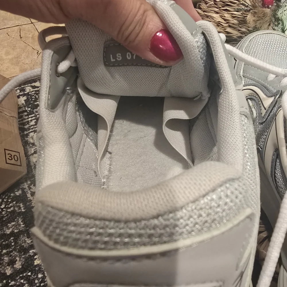 Dior Men's Gray Sneakers - Picture 7 of 17